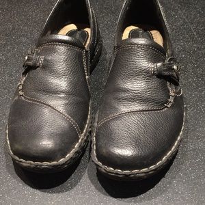 Earth origins black slip on loafers